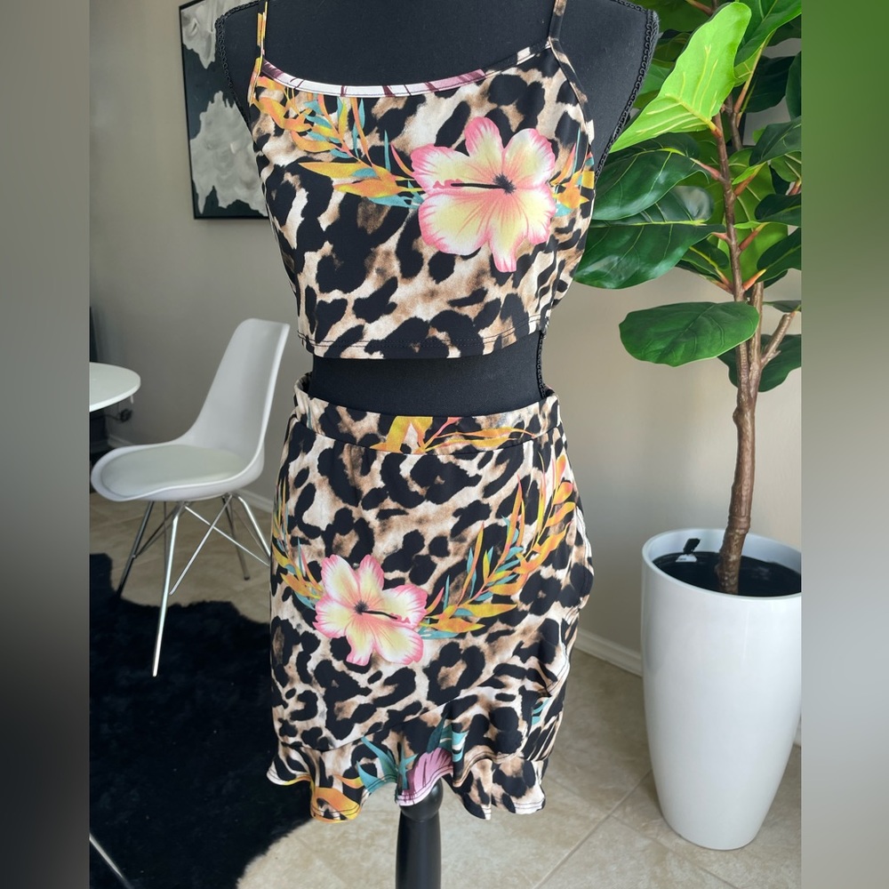 2 Piece Skirt Set - Picture 9 of 9